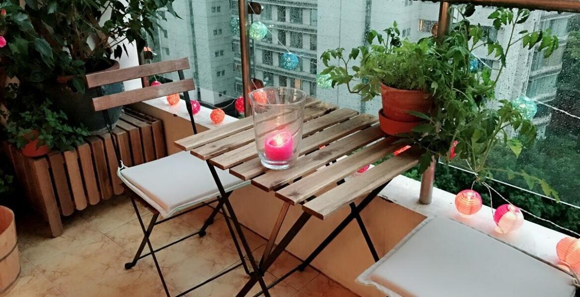 Zastosowanie kryształowych świeczników na tarasach i balkonach