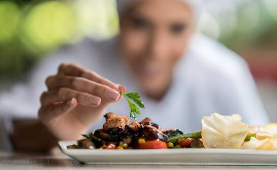 Zastosowanie górskiej flory japońskiej w nowoczesnej kuchni azjatyckiej