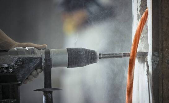 Młot udarowy Bosch GBH 5 40 DCE a oszczędność czasu na budowie