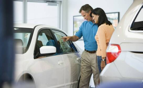 Zestawienie cen Forda Fiesty w porównaniu do konkurencyjnych modeli