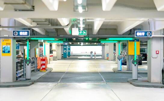 Bezpłatny parking i podziemny garaż – wygoda dla uczestników konferencji