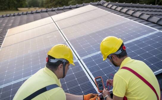 Jak montażowa ekipa gwarantuje oszczędności na rachunkach za energię?