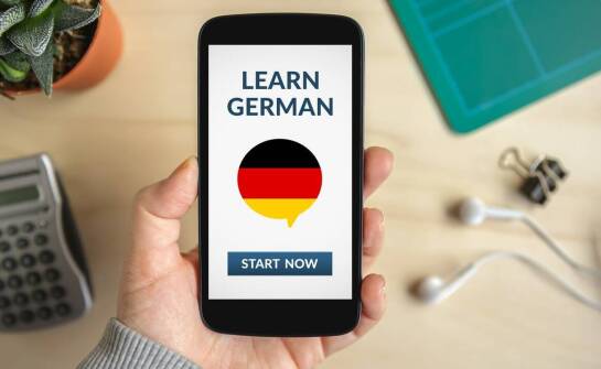 Jakie funkcje mobilnej aplikacji wspierają system szybkiej nauki testów?