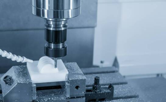 Frezowanie CNC jako metoda personalizacji elementów z tworzyw sztucznych