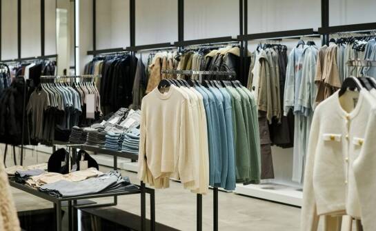 Stylowe swetry do biura