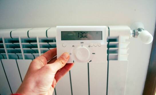Zalety stosowania inteligentnego regulatora temperatury w systemach c.o.