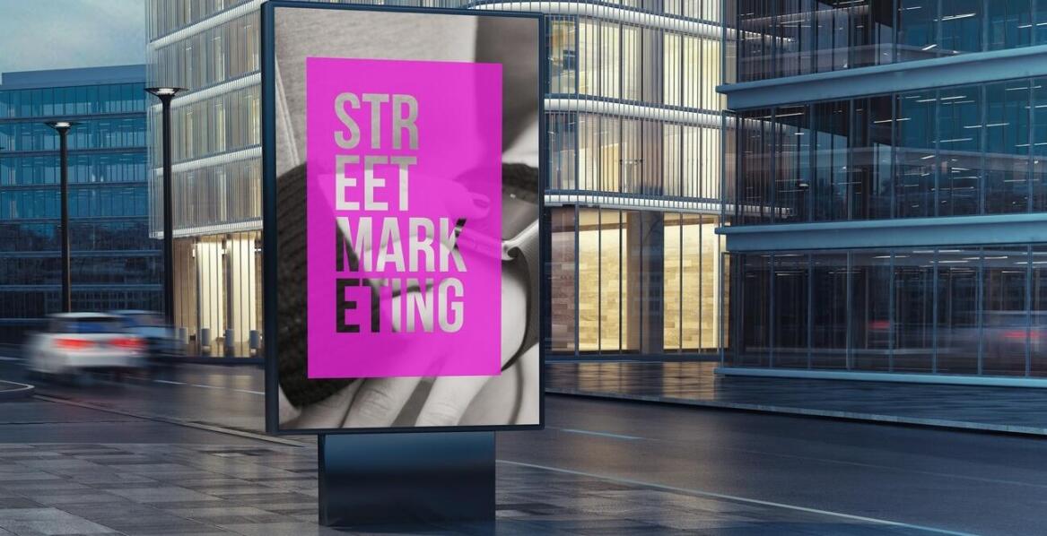 Ogłoszeniowe totemy a skuteczna komunikacja z klientami – kluczowe aspekty