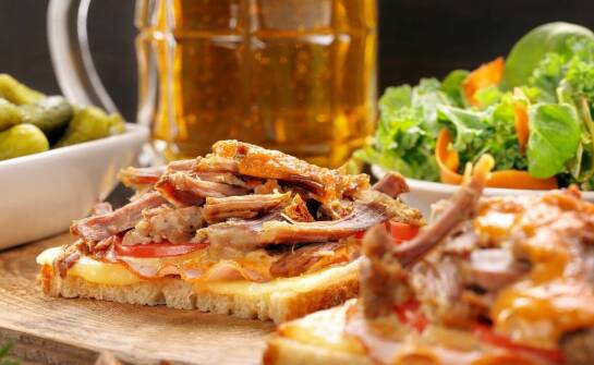 Co nowego znajdziesz w ofercie faszerowanej pizzy w menu the fresh pizza & kebab house?