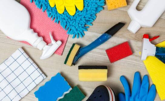 Jakie środki czystości są niezbędne w każdym domu?