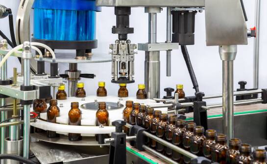 Jakie są najczęstsze wyzwania przy implementacji systemów sterowania na liniach rozlewniczych?