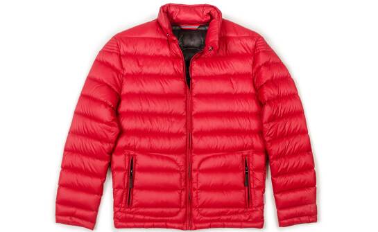 Jak wybrać idealną sportową kurtkę na każdą porę roku?