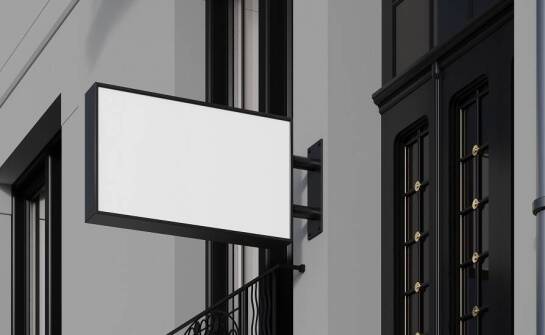 Zalety reklamowych kasetonów w przyciąganiu klientów