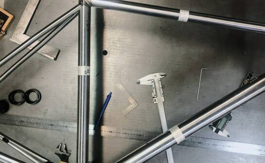 Jakie znaczenie ma lekka konstrukcja w gravelowych rowerach?