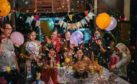 Jak rezerwacja urodzinowego pokoju wpływa na przebieg imprezy?