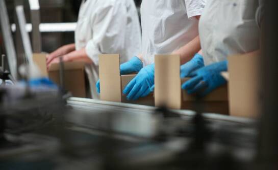 Jak druk offsetowy wspiera branding poprzez wysokiej jakości opakowania?