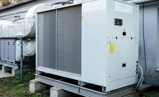 Jak wybrać odpowiedni model klimatyzatora do przemysłowej przestrzeni?