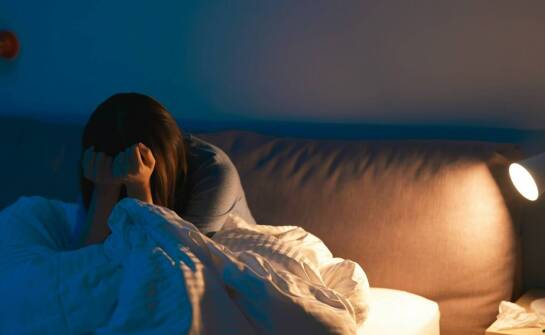 Skuteczne metody leczenia bezsenności: co proponują specjaliści?