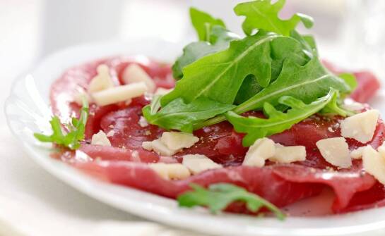 Carpaccio z trufli - propozycja dla miłośników wykwintnego smaku