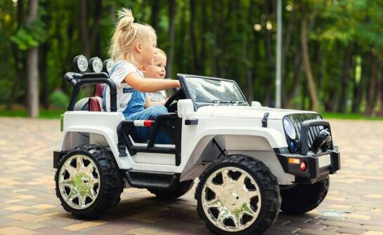 Jakie funkcje oferują elektryczne jeepy dla dzieci w nowoczesnym designie?