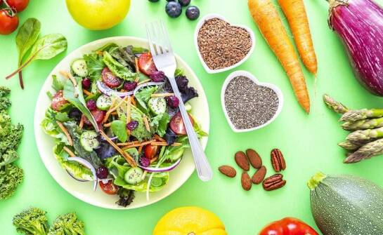 Jak dietetyczne jedzenie wpływa na proces starzenia się organizmu?