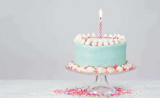 Dlaczego warto postawić na personalizowane torty przy specjalnych okazjach?