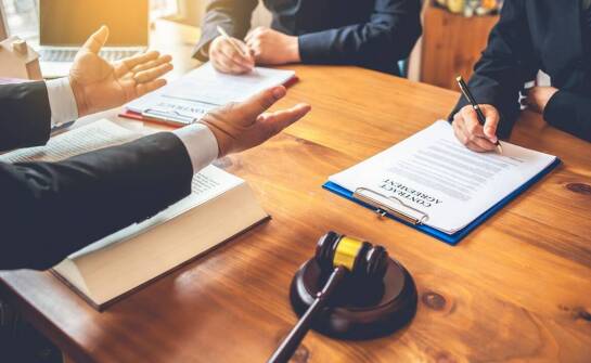 Jakie są zalety współpracy z prawną kancelarią dla stowarzyszeń?