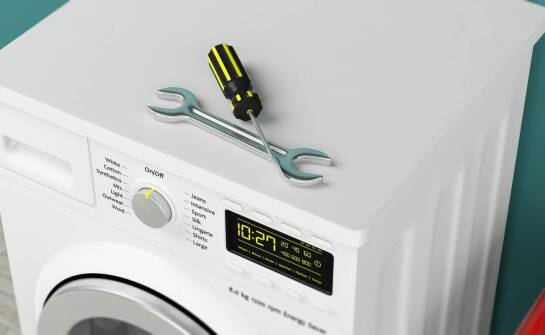 Domowe pranie garniturów – jakie są jego ograniczenia?