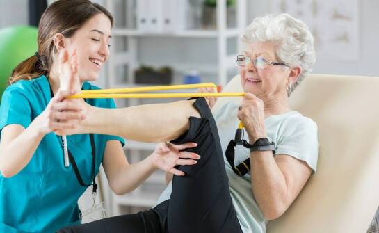 Rola indywidualnie dostosowanych planów rehabilitacji w zdrowiu seniorów