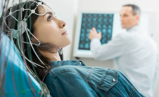 Jak przygotować pacjenta do badania EEG głowy w przypadku padaczkowych napadów?