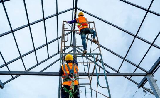 Montaż jezdnych rusztowań: Najlepsze techniki i praktyki