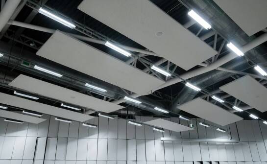 Funkcjonalność i estetyka dzięki podwieszanym sufitom