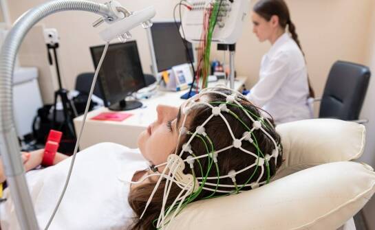 Jakie są wskazania do badania głowy EEG u sportowców?