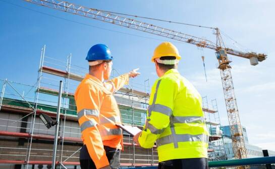 Dlaczego warto wybrać monterów z Indii do realizacji konstrukcyjnych projektów?