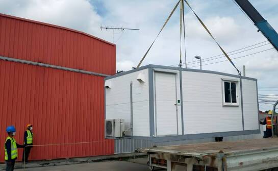 Wpływ usług dźwigowych na optymalizację logistyki transportu specjalistycznego.