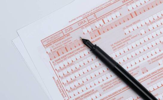 Jakie są zalety korzystania z firmowego papieru w korespondencji biznesowej?