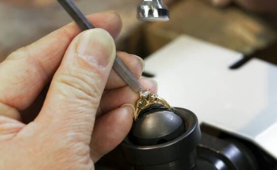 Jakie są metody naprawy uszkodzonych pierścionków?