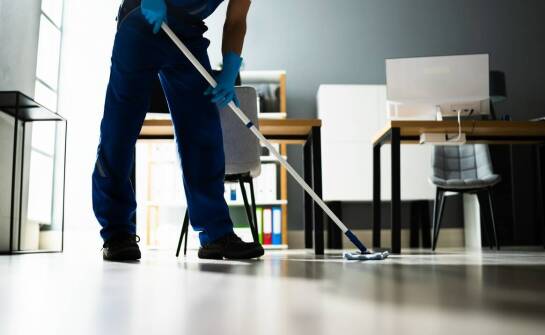 Zalety profesjonalnego sprzątania biur dla efektywności pracy w firmach.
