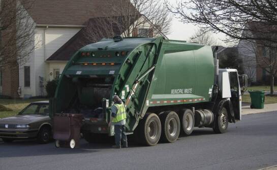 Wywóz stałych nieczystości w Grodzisku Mazowieckim – co warto wiedzieć przed zamówieniem usługi?