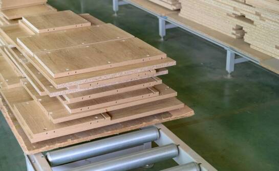 Nowoczesne technologie osuszania w przemyśle drzewnym i meblarskim