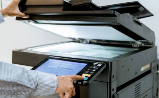 Opcje serwisowe dla wynajmowanych kserokopiarek – co warto wiedzieć?