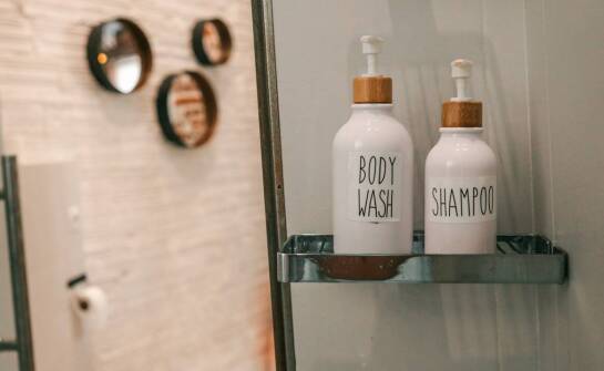 Szampon do kręconych włosów: klucz do pięknych loków i fal