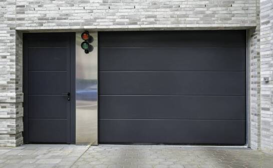 Segmentowe garażowe bramy a ich dopasowanie do architektury budynku