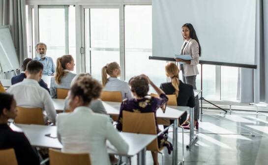 Różnorodność treningowych programów dla rozwoju kompetencji interpersonalnych