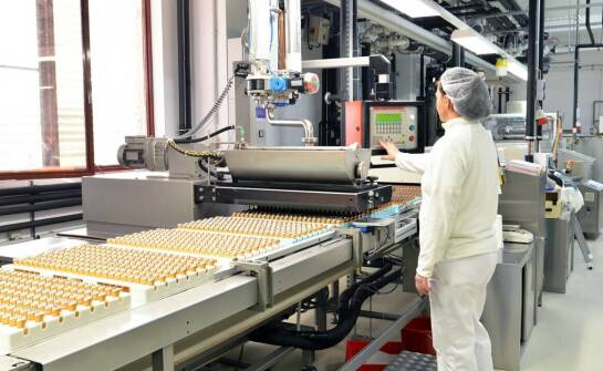 Wpływ zautomatyzowanych systemów na ważenie na efektywność produkcji farmaceutycznej