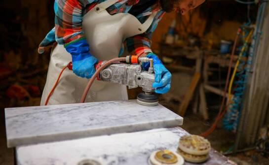 Jakie są najpopularniejsze techniki obróbki marmuru złotego?