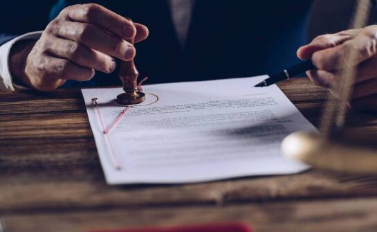 Dlaczego warto zaufać profesjonalnym tłumaczom w przypadku urzędowych dokumentów?