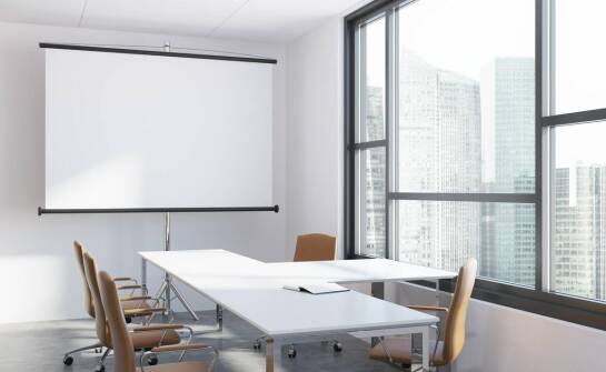 Konferencje i biznesowe spotkania w hotelach przy plaży