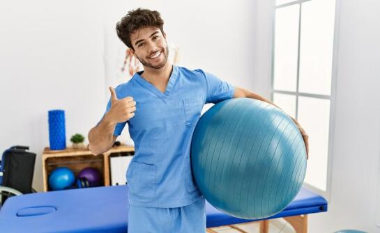 Jakie perspektywy kariery otwiera ukończenie kursu dla terapeuty zajęciowego?