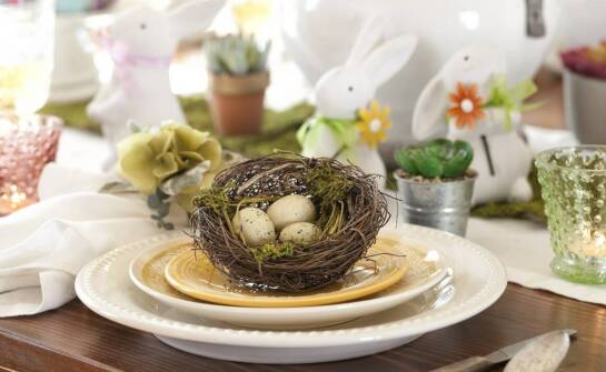 Rola dekoracyjnych dodatków w tworzeniu atmosfery wielkanocnej