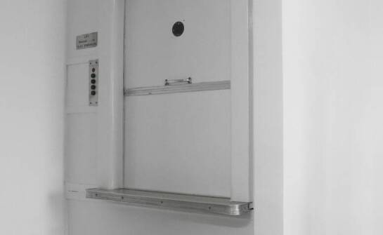 Drzwiczki rewizyjne 20x20 i ich integracja z nowoczesnymi systemami automatyki budynkowej